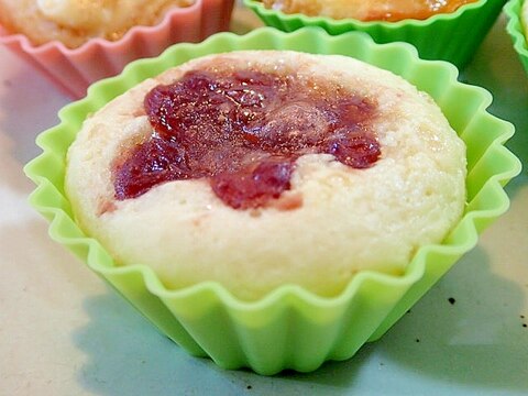 ゆであずきと無花果ジャムとザラメ糖のカップケーキ